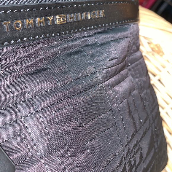 TOMMY HILFIGER CROSSBODY BAG - Picture 3 of 5